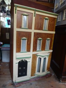 Traditional, authentic and quality dolls houses for sale